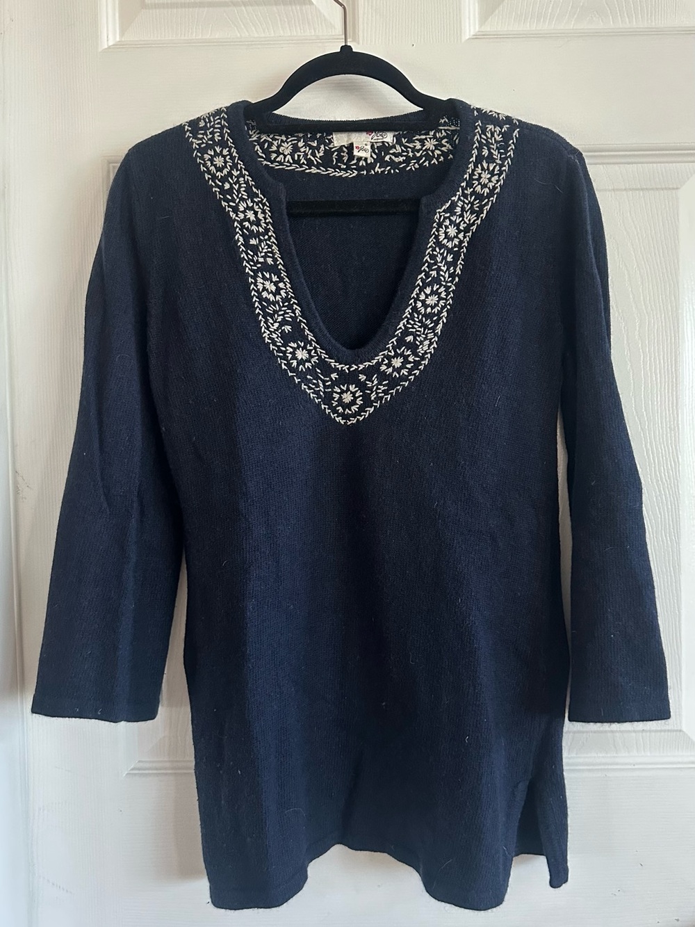 Joie Navy Cotton/Cashmere blend Sweater with White Stitch Detailing